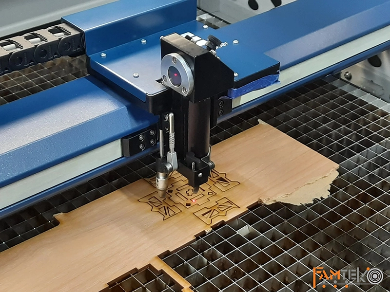 دستگاه‌ برش لیزری